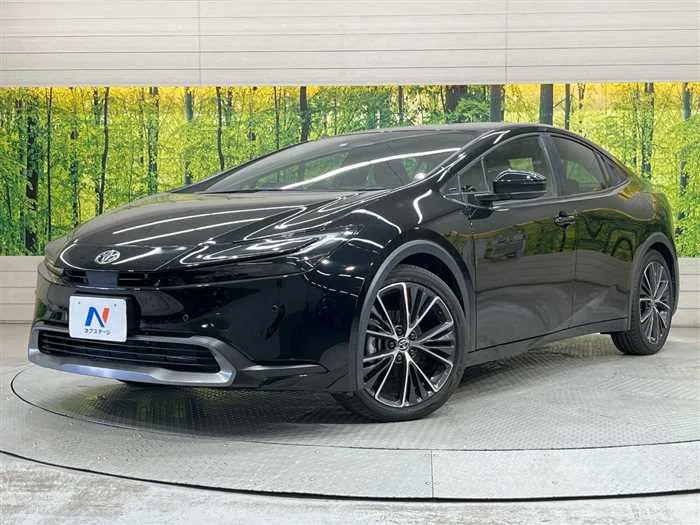 Toyota Prius 2023 — фото 1, купить с доставкой в Москву