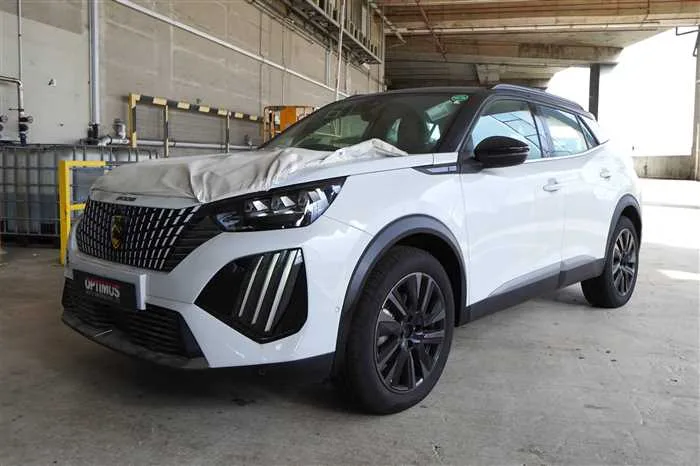 Peugeot 2008 BRAND NEW E-2008 SUV GT 2026 — фото 1, купить с доставкой в Москву