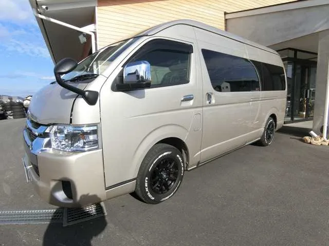 Toyota Hiace Wagon 2023 — миниатюра 2