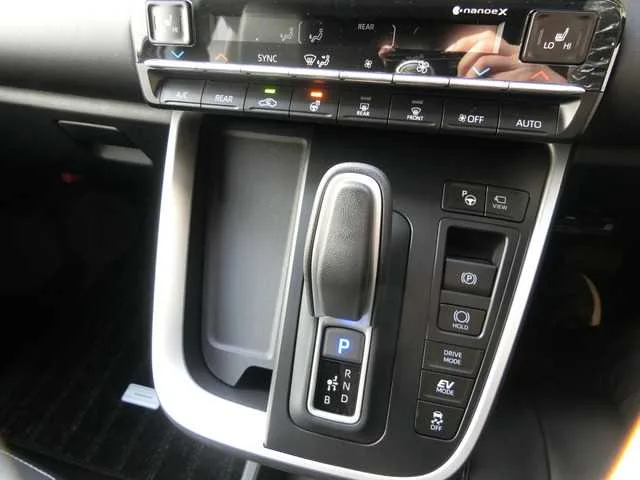 Toyota NOAH 2026 — миниатюра 3