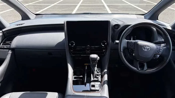 Toyota Alphard Z 2023 — миниатюра 5