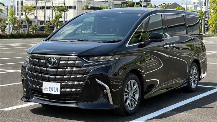 Toyota Alphard Z 2023 — фото 1, купить с доставкой в Москву