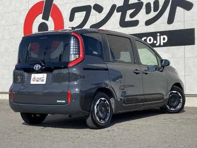 Toyota Sienta 2024 — миниатюра 2