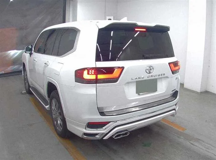 Toyota Land Cruiser ZX MODELISTA JBL 2023 — миниатюра 3