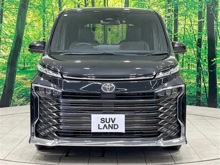 Toyota Voxy 2022 — миниатюра 5