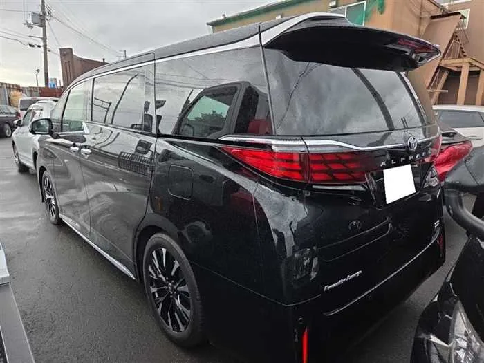 Toyota Alphard Hybrid Lounge 2023 — миниатюра 2