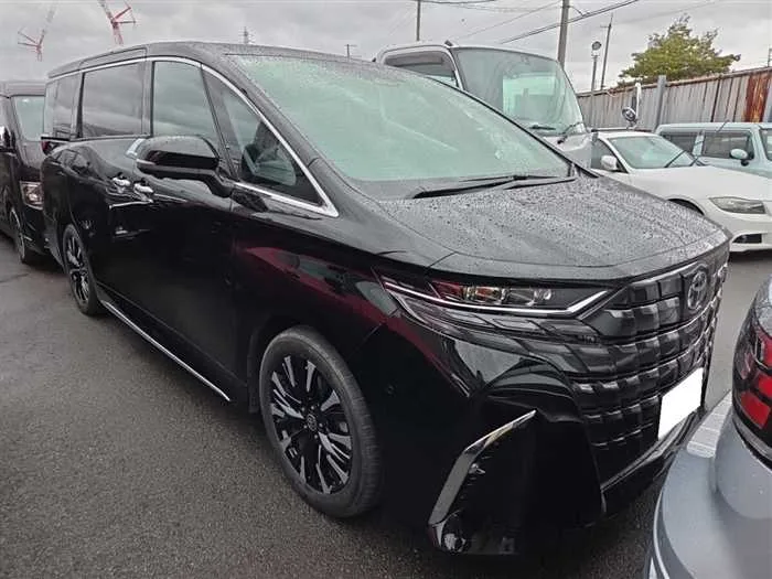 Toyota Alphard Hybrid Lounge 2023 — фото 1, купить с доставкой в Москву