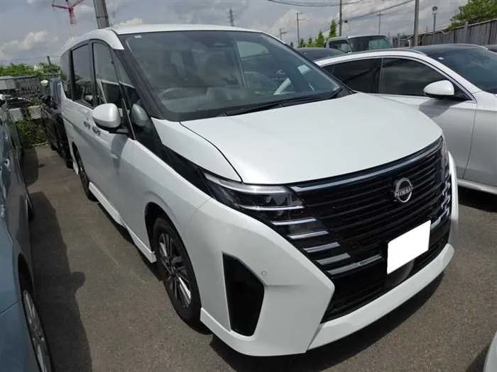 Nissan Serena HighwayStarV 2025 — фото 1, купить с доставкой в Москву