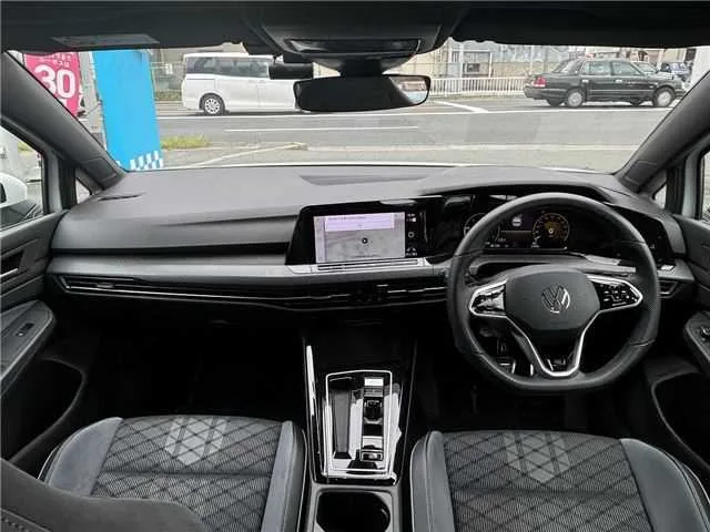 Volkswagen Golf TDI R Edition 2023 — миниатюра 4