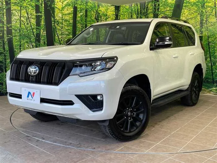 Toyota Land Cruiser Prado 2023 — фото 1, купить с доставкой в Москву