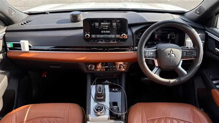 Mitsubishi OUTLANDER PHEV P 2023 — миниатюра 5