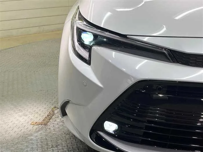 Toyota Corolla Sedan 2023 — миниатюра 4
