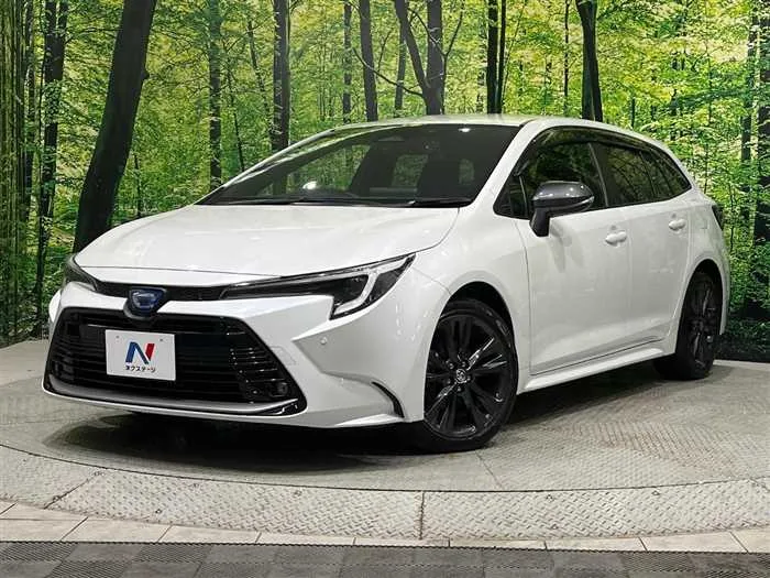 Toyota Corolla Sedan 2023 — фото 1, купить с доставкой в Москву