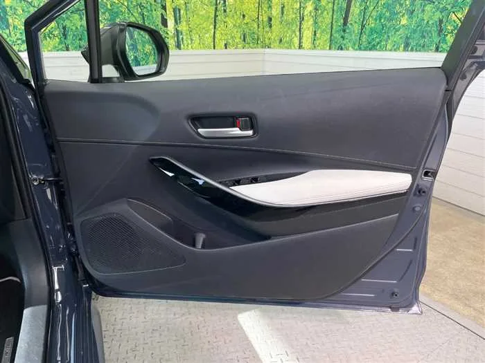 Toyota Corolla Sedan 2024 — миниатюра 3