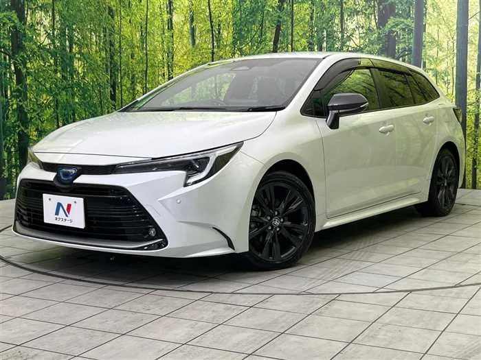 Toyota Corolla Sedan 2024 — фото 1, купить с доставкой в Москву