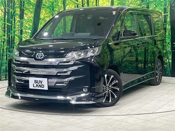 Toyota Noah 2023 — фото 1, купить с доставкой в Москву