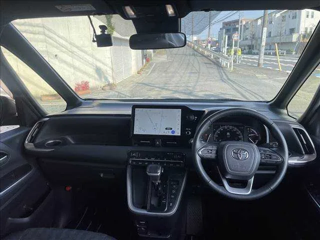Toyota Voxy S-Z 2023 — миниатюра 2