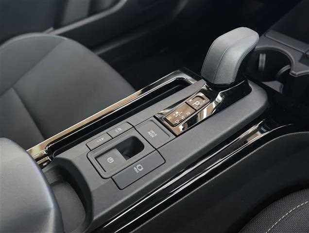 Toyota Prius U 2023 — миниатюра 3