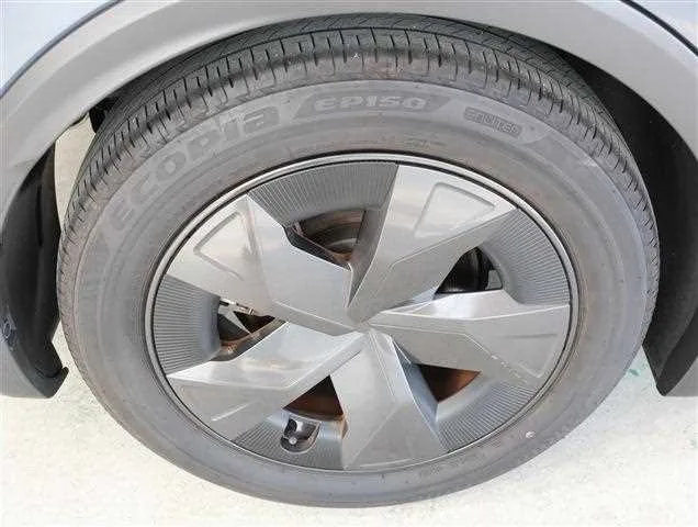 Toyota Prius U 2023 — миниатюра 4