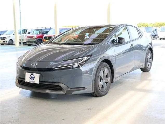 Toyota Prius U 2023 — фото 1, купить с доставкой в Москву