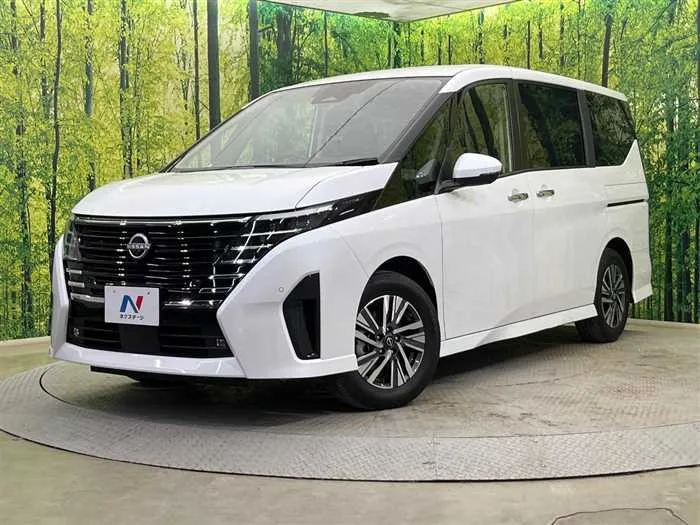 Nissan Serena 2025 — фото 1, купить с доставкой в Москву