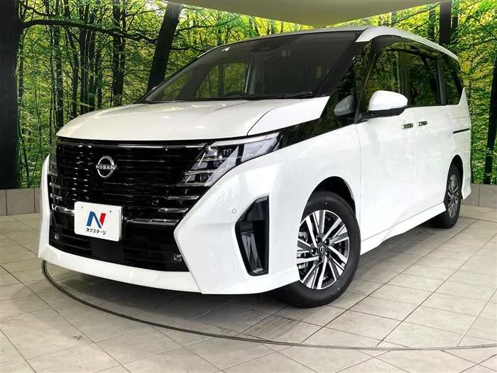 Nissan Serena 2025 — фото 1, купить с доставкой в Москву