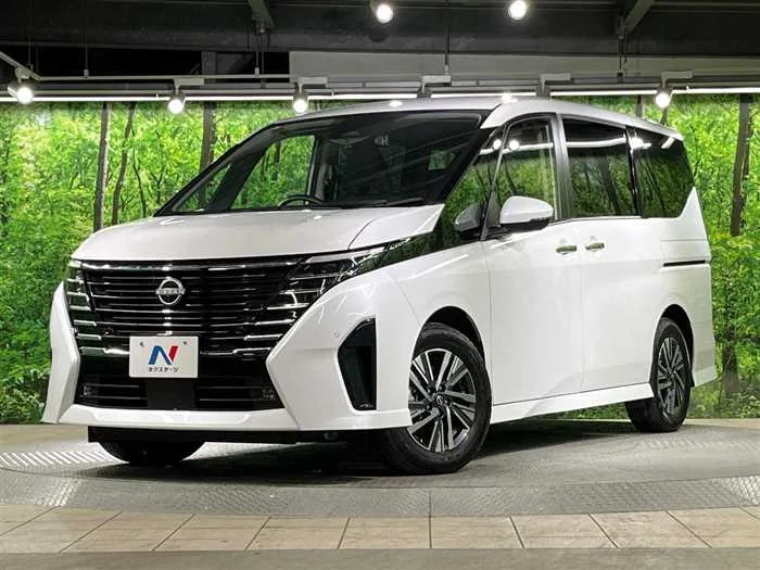 Nissan Serena 2023 — фото 1, купить с доставкой в Москву