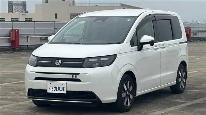 Honda Freed e:HEV EX 2024 — фото 1, купить с доставкой в Москву