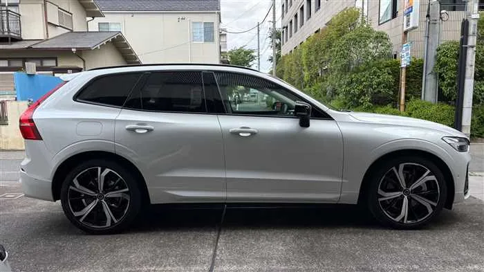 Volvo XC60 T6 AWD 2024 — миниатюра 3