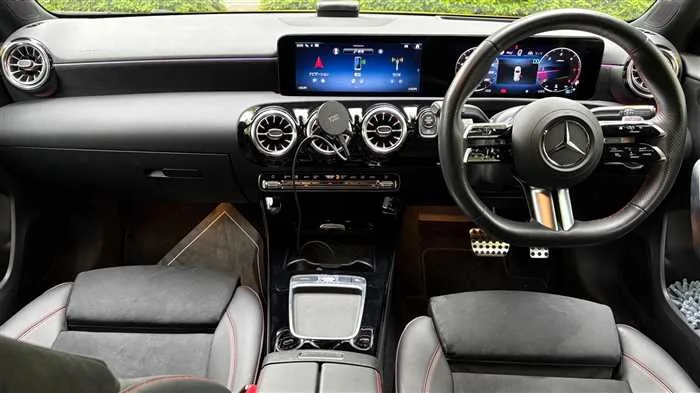 Mercedes-Benz A-Class A200d AMG 2024 — миниатюра 5