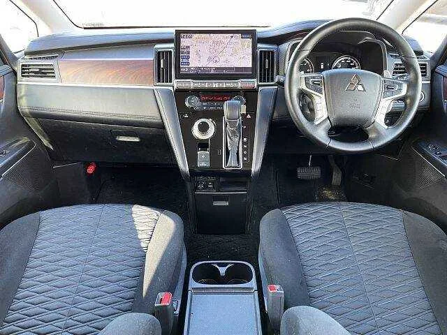 Mitsubishi Delica D:5 . 2023 — миниатюра 2