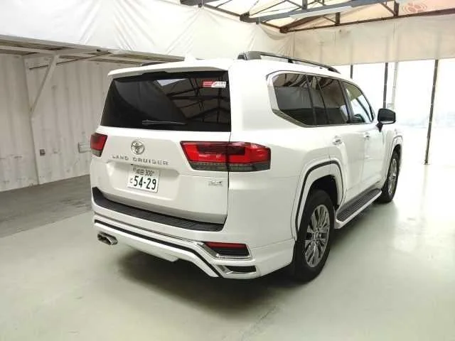 Toyota Land Cruiser ZX 2023 — миниатюра 3