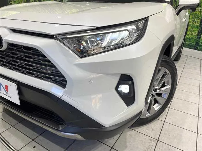 Toyota RAV4 2022 — миниатюра 3