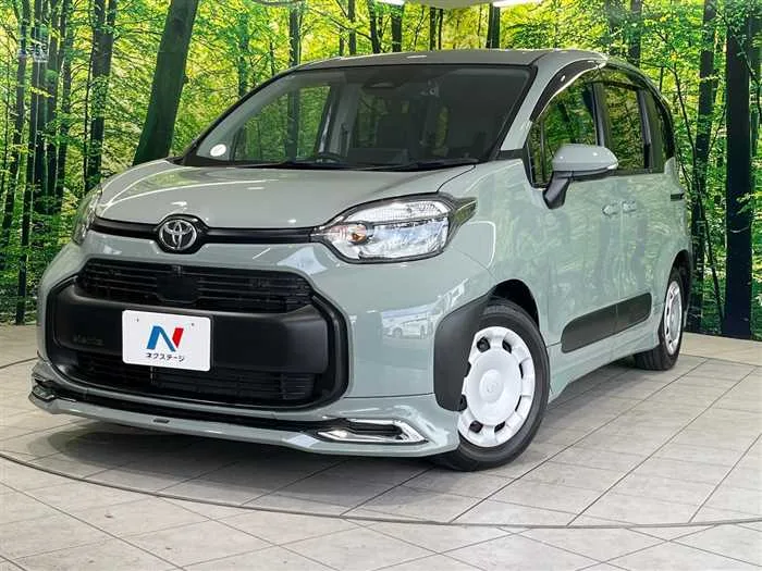 Toyota Sienta 2022 — фото 1, купить с доставкой в Москву