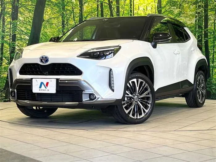 Toyota Yaris Cross 2023 — фото 1, купить с доставкой в Москву