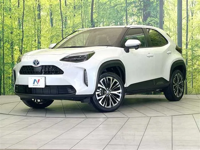Toyota Yaris Cross 2023 — фото 1, купить с доставкой в Москву