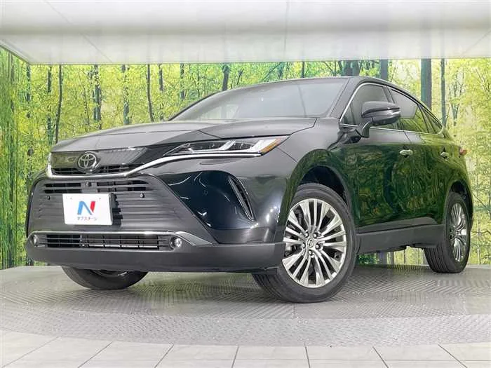 Toyota Harrier 2022 — фото 1, купить с доставкой в Москву