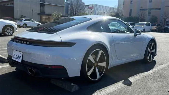 Porsche 911 2025 — миниатюра 3