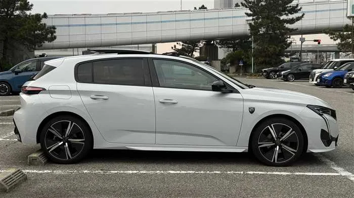Peugeot 308 GT 2024 — миниатюра 3