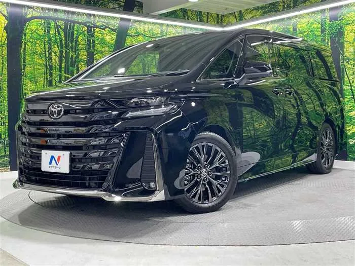 Toyota Vellfire 2023 — фото 1, купить с доставкой в Москву