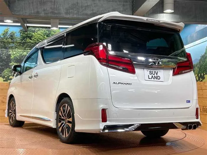Toyota Alphard 2022 — миниатюра 5