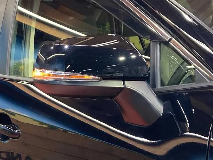 Toyota RAV4 2023 — миниатюра 3