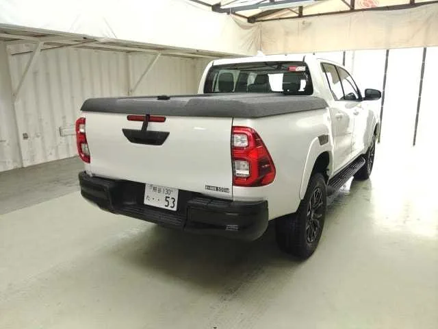 Toyota Hilux Truck Z GR SPORT 2024 — миниатюра 3