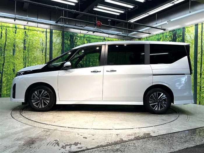 Nissan Serena 2025 — миниатюра 5
