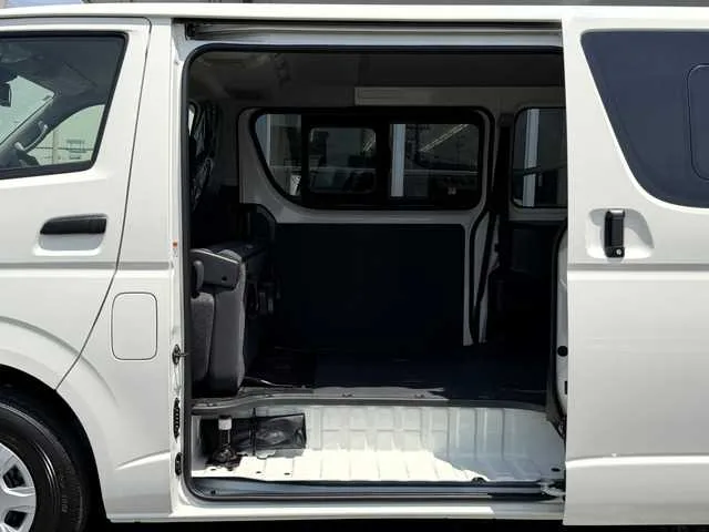 Toyota Hiace Van 2026 — миниатюра 2