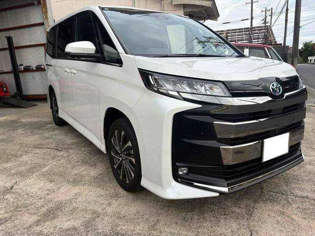 Toyota NOAH 2023 — миниатюра 4