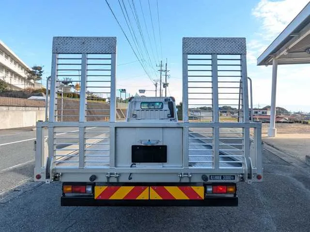 Mitsubishi Canter 2023 — миниатюра 5