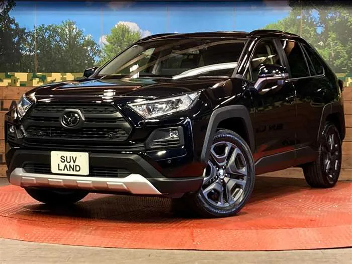 Toyota RAV4 2025 — фото 1, купить с доставкой в Москву
