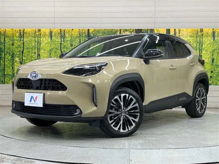 Toyota Yaris Cross 2023 — фото 1, купить с доставкой в Москву