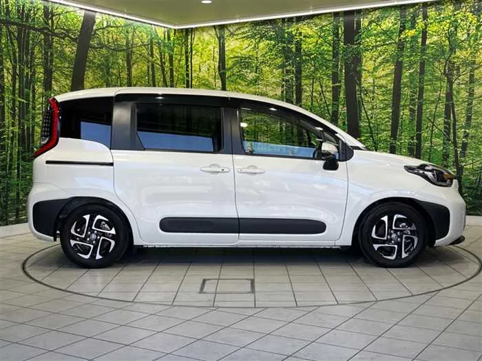 Toyota Sienta 2023 — миниатюра 5